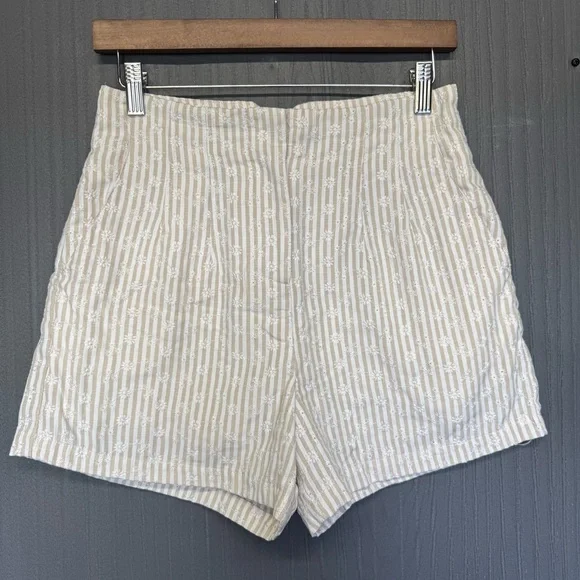 En Saison Riley High-Waisted Cream Stripe Short Embroidered Pinstripe Size Small - Picture 5 of 13